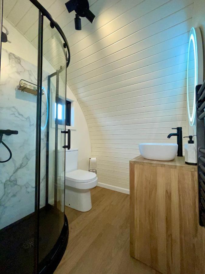 Eastridge Glamping Villa Шрусбъри Екстериор снимка