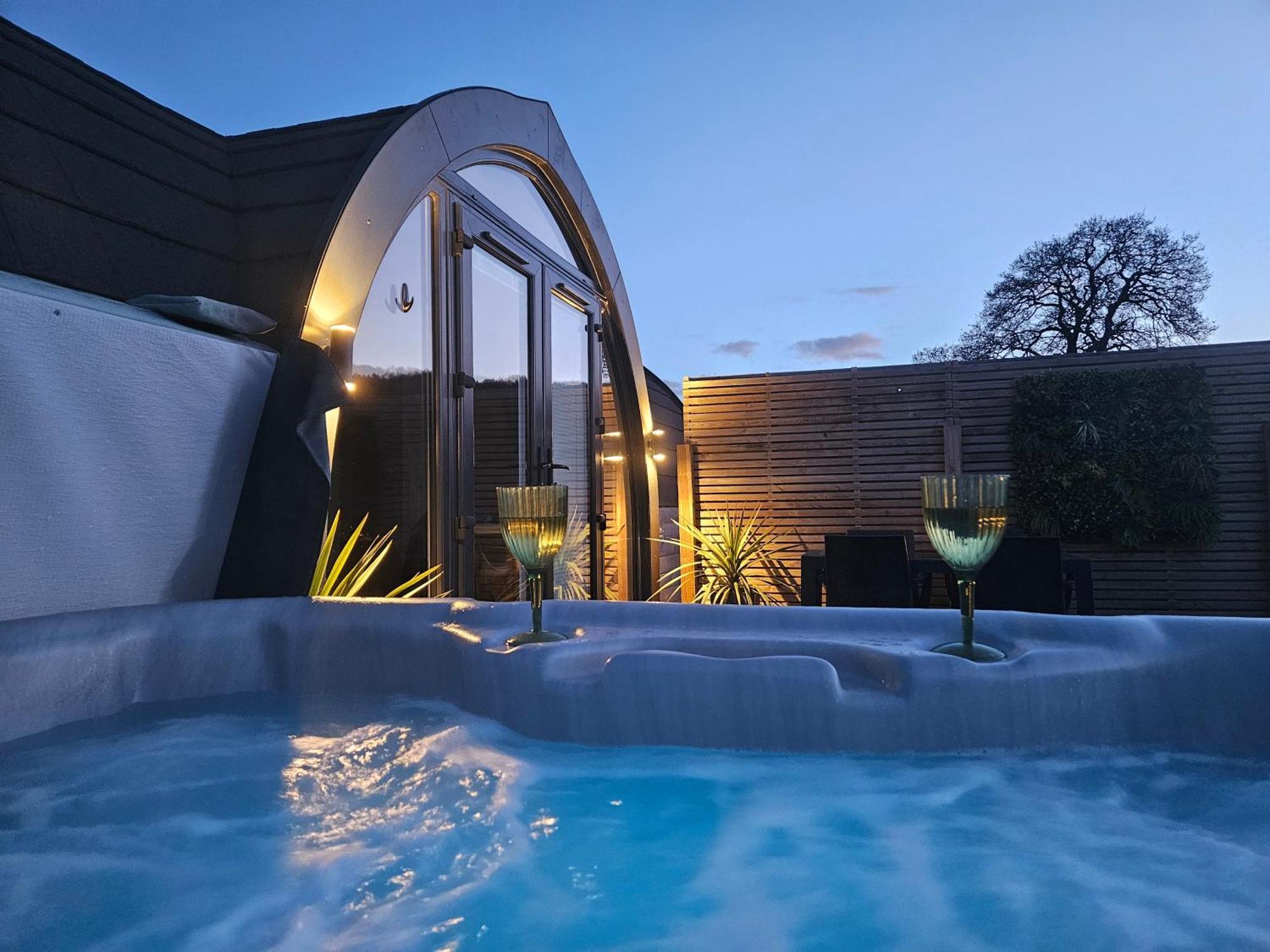 Eastridge Glamping Villa Шрусбъри Екстериор снимка
