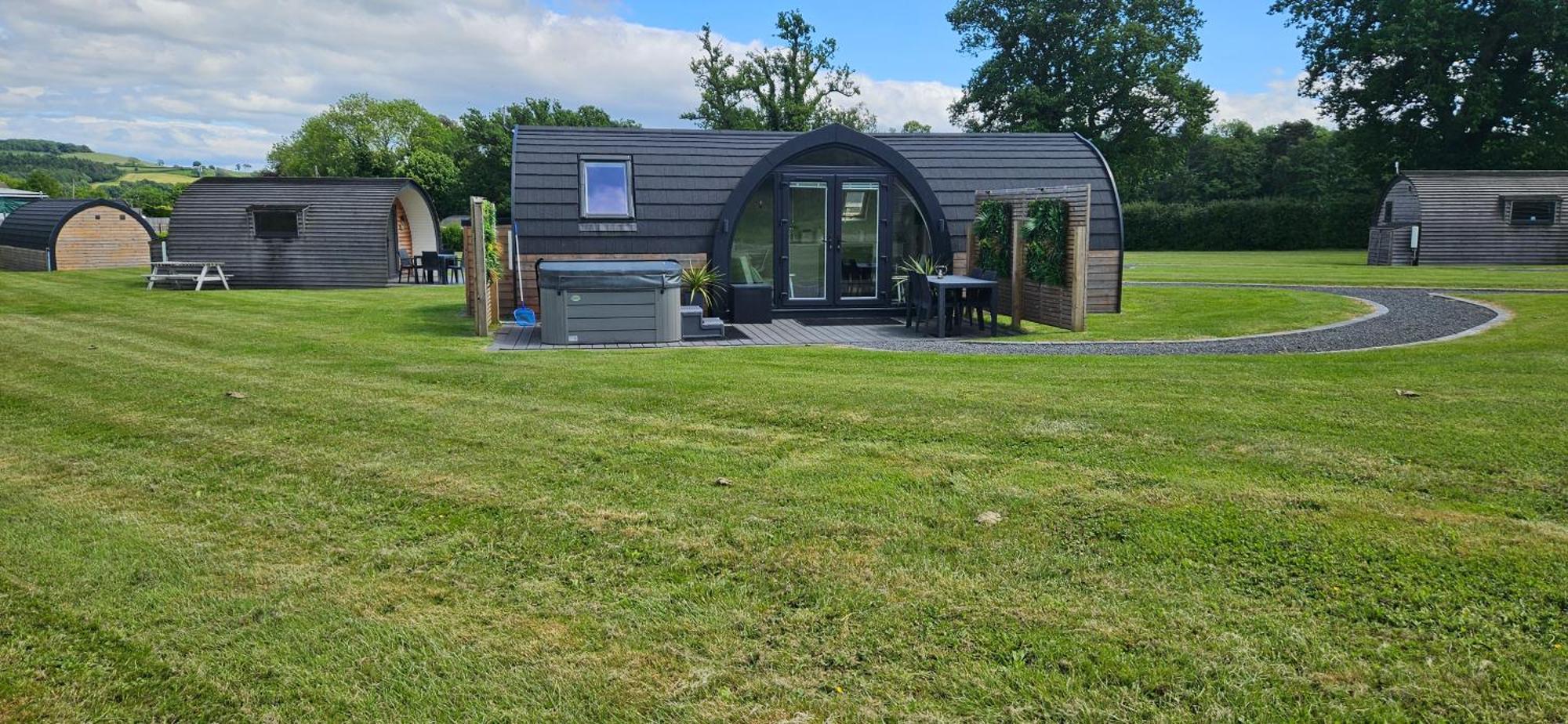 Eastridge Glamping Villa Шрусбъри Екстериор снимка